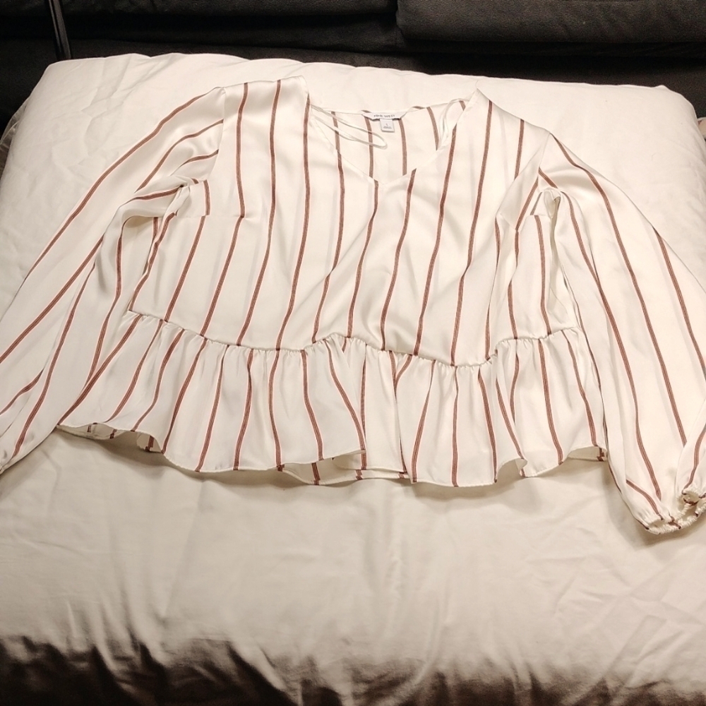 Nine west women's long sleeved v neck blouse size large